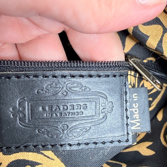 Leaders in leather Pig Alley tooled leather western crossbody bag new with tags - Picture 4 of 6